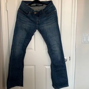 🔥Levi 542 Titled Flare Jean